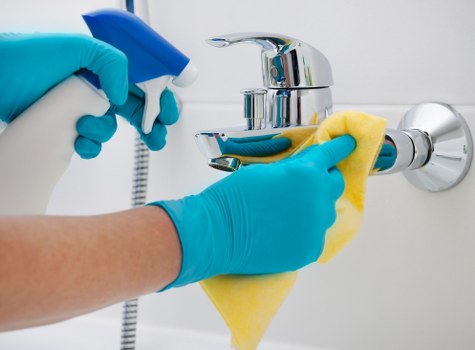 Safe use of cleaning products and equipment during carpet cleaning